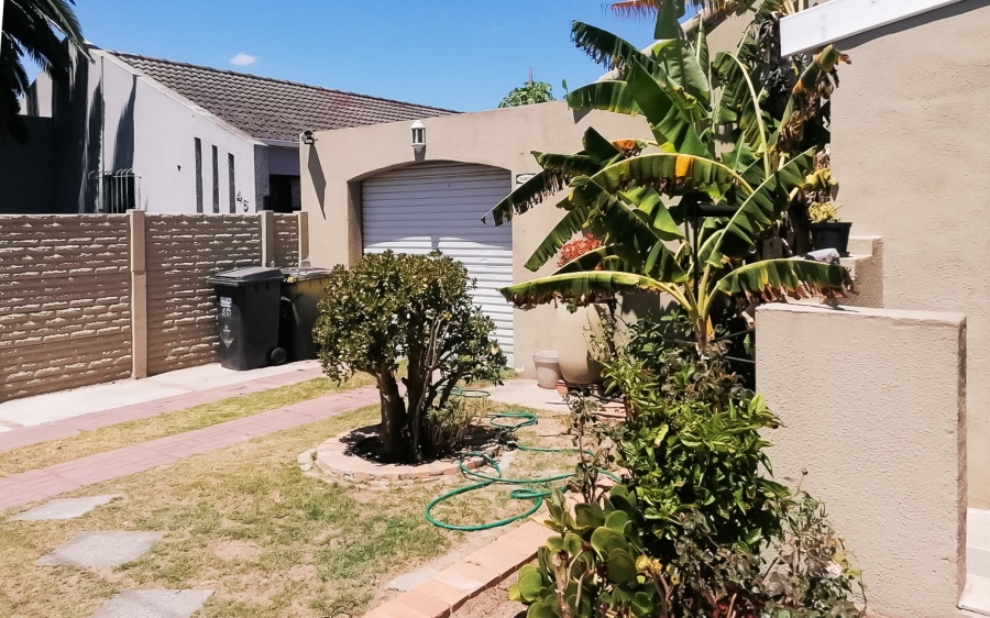 3 Bedroom Property for Sale in Peerless Park North Western Cape